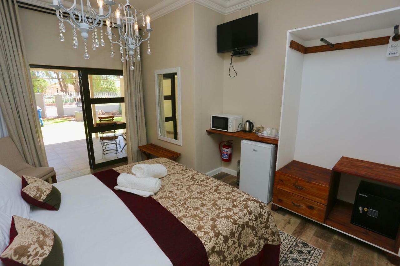 Boutique Guesthouse Mariental Esterno foto
